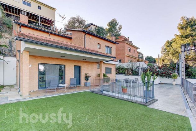 Foto 2 de Casa en venta en Cervelló de 4 habitaciones con terraza y garaje