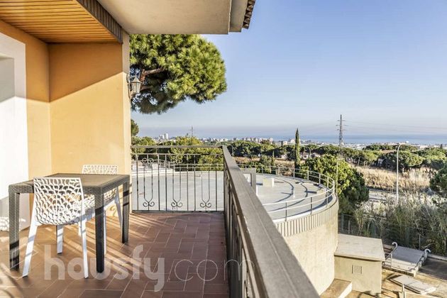 Foto 1 de Venta de casa en Premià de Dalt de 5 habitaciones con terraza y piscina