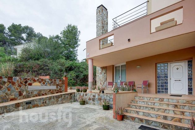 Foto 2 de Venta de casa en Corbera de Llobregat de 5 habitaciones con terraza y piscina