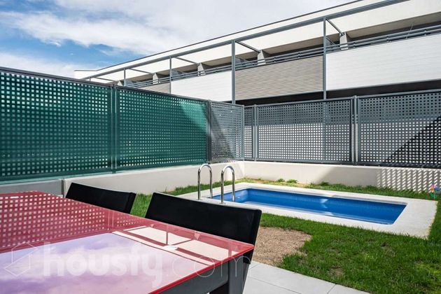 Foto 2 de Venta de casa en Montornès del Vallès de 4 habitaciones con terraza y piscina