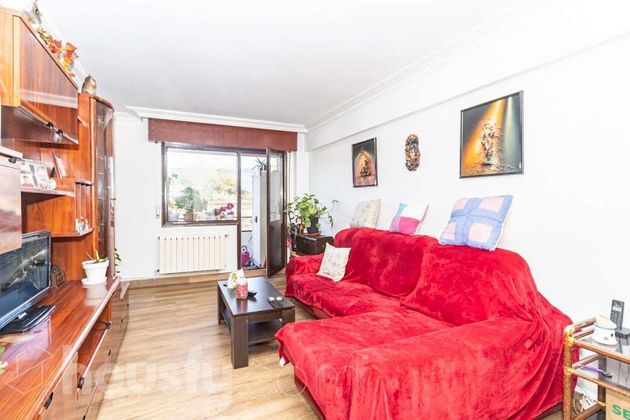 Foto 1 de Pis en venda a Basauri de 3 habitacions amb terrassa i balcó