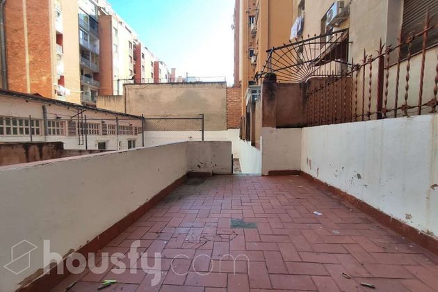 Foto 1 de Piso en venta en El Baix Guinardó de 2 habitaciones con terraza y calefacción