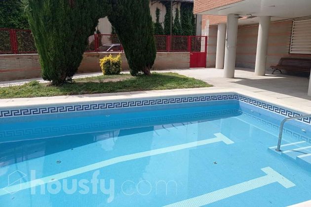 Foto 1 de Pis en venda a Sant Andreu de la Barca de 3 habitacions amb terrassa i piscina