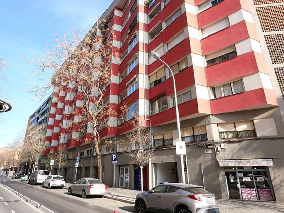 Foto 1 de Pis en venda a Sant Andreu de Palomar de 4 habitacions amb terrassa i balcó