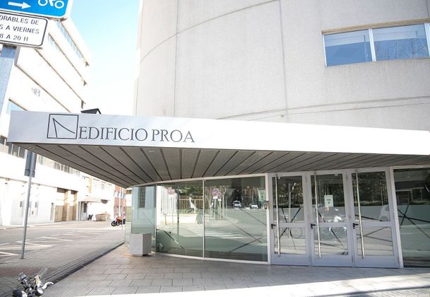 Foto 2 de Alquiler de oficina en calle De Santa María Magdalena de 591 m²