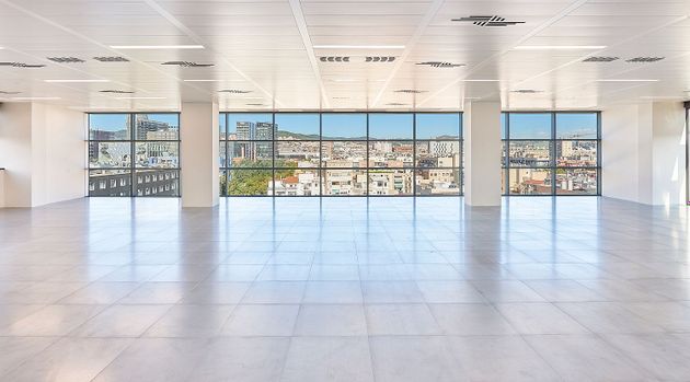 Foto 1 de Alquiler de oficina en El Poblenou de 667 m²