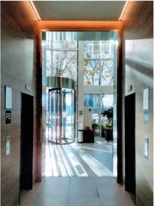Foto 2 de Alquiler de oficina en Sants con ascensor