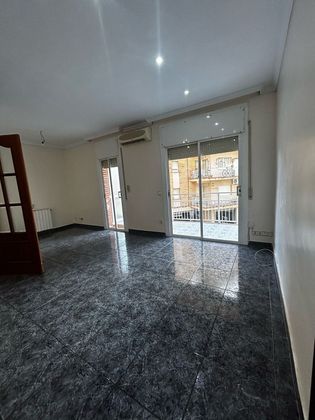Foto 2 de Pis en venda a Centre - Colomeres - Rambles de 3 habitacions amb terrassa i garatge
