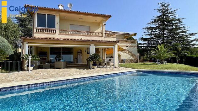 Foto 1 de Chalet en venta en Torroella de Montgrí pueblo de 4 habitaciones con terraza y piscina