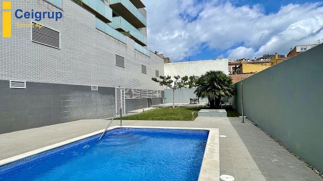 Foto 1 de Piso en venta en Torroella de Montgrí pueblo de 2 habitaciones con terraza y piscina