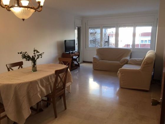 Foto 2 de Piso en alquiler en Eixample Nord – La Devesa de 3 habitaciones con garaje y muebles