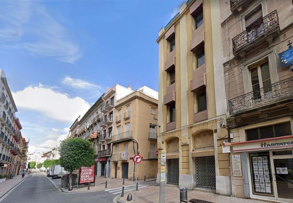 Foto 1 de Local en lloguer a calle Raval de Sant Pere amb garatge i ascensor