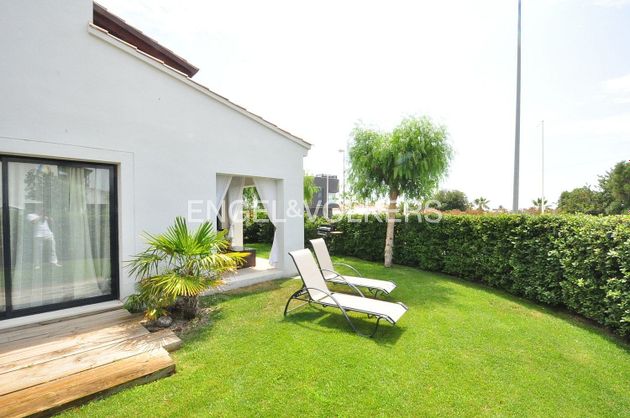 Foto 1 de Casa adossada en venda a Ardiaca - La Llosa de 2 habitacions amb terrassa i piscina