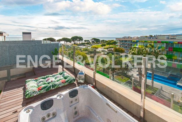 Foto 2 de Venta de ático en calle Anoia de 2 habitaciones con terraza y piscina