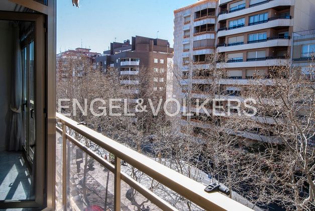 Foto 2 de Pis en venda a paseo De Prim de 4 habitacions amb terrassa i aire acondicionat