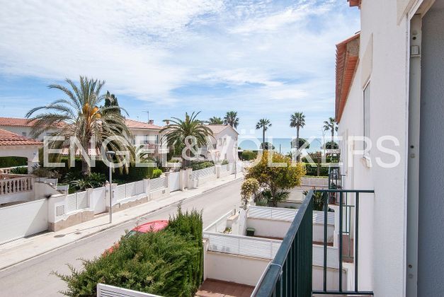 Foto 1 de Casa en venta en calle Mallorca de 3 habitaciones con terraza y piscina