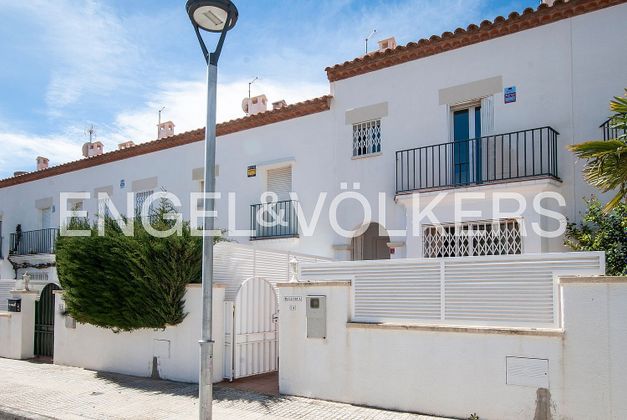 Foto 2 de Casa en venda a calle Mallorca de 3 habitacions amb terrassa i piscina
