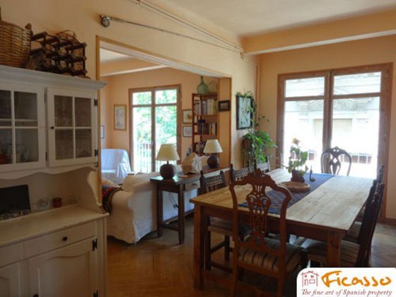Foto 1 de Pis en lloguer a Sarrià de 4 habitacions amb mobles i balcó