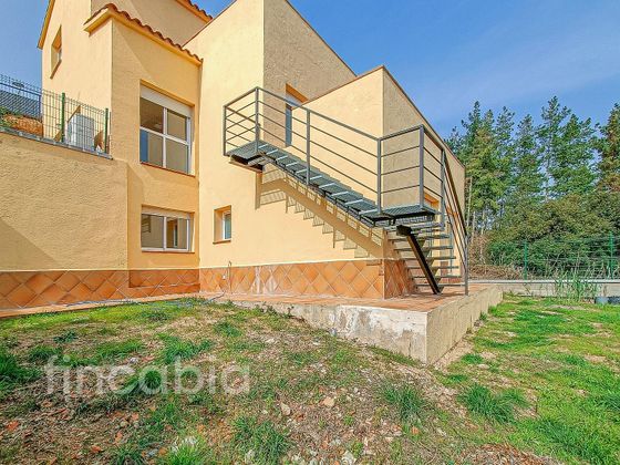 Foto 1 de Casa en venta en Santa Coloma de Farners de 4 habitaciones con terraza y garaje