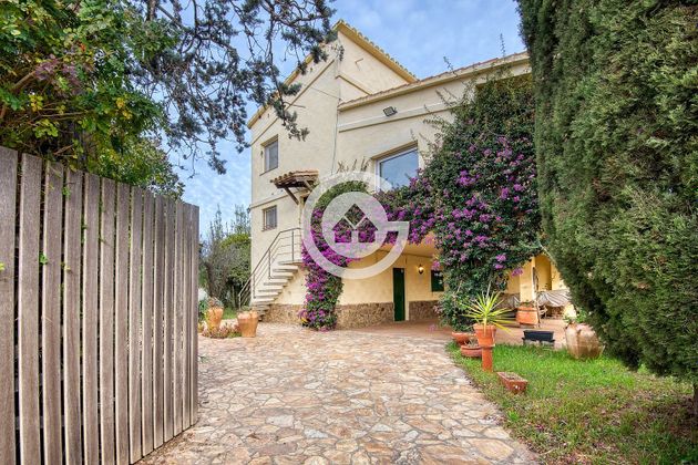 Foto 1 de Chalet en venta en Vall-Llobrega de 3 habitaciones con terraza y jardín