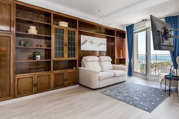 Foto 2 de Pis en venda a La Barceloneta de 3 habitacions amb balcó i aire acondicionat