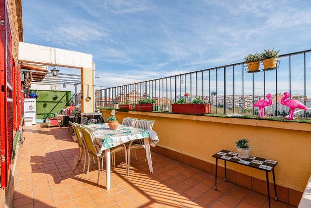 Foto 2 de Àtic en venda a Fuente del Berro de 4 habitacions amb terrassa i aire acondicionat