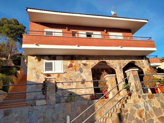 Foto 1 de Casa en venda a Vallirana de 5 habitacions amb terrassa i piscina