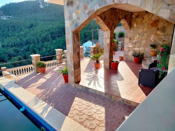 Foto 2 de Casa en venda a Vallirana de 5 habitacions amb terrassa i piscina