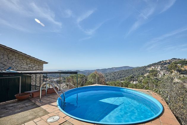 Foto 1 de Casa en venda a Sant Cebrià de Vallalta de 4 habitacions amb terrassa i piscina