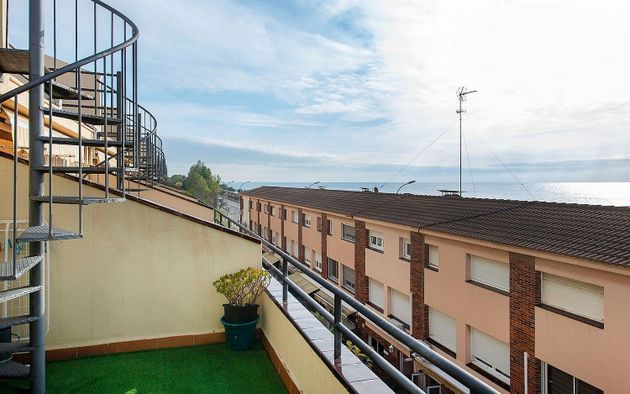 Foto 2 de Casa adossada en venda a Masnou de 4 habitacions amb terrassa i garatge