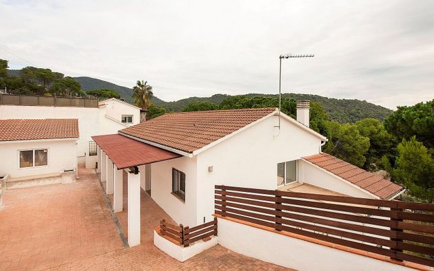 Foto 1 de Venta de chalet en Sant Cebrià de Vallalta de 5 habitaciones con terraza y piscina