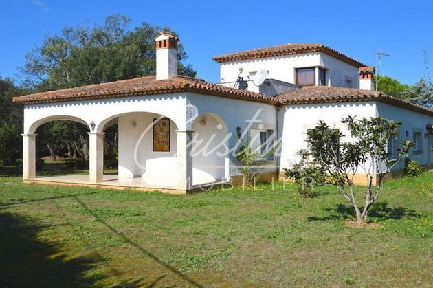 Foto 1 de Xalet en venda a Golf Costa Brava - Bufaganyes de 3 habitacions amb terrassa i garatge