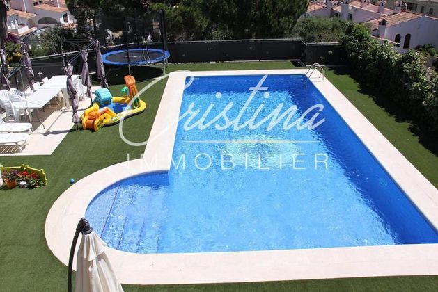Foto 1 de Xalet en venda a Torre Valentina-Mas Vilar de La Mutxada-Treumal de 6 habitacions amb terrassa i piscina