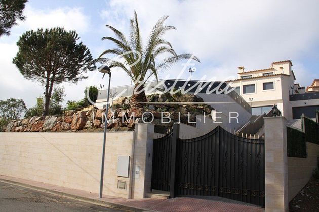 Foto 2 de Venta de chalet en Torre Valentina-Mas Vilar de La Mutxada-Treumal de 6 habitaciones con terraza y piscina