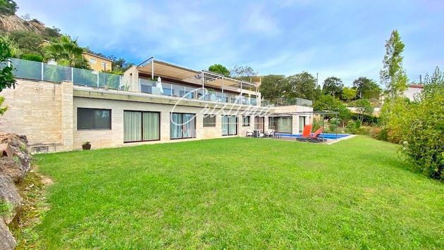 Foto 1 de Chalet en venta en Golf Costa Brava - Bufaganyes de 5 habitaciones con terraza y piscina