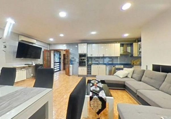 Foto 2 de Casa en venda a calle Del Gaià de 4 habitacions amb terrassa i garatge