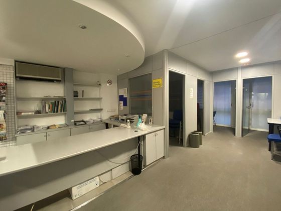 Foto 2 de Oficina en venda a Centre - Girona amb terrassa i calefacció