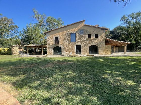 Foto 1 de Casa rural en venta en Cornellà del Terri de 7 habitaciones con piscina y jardín