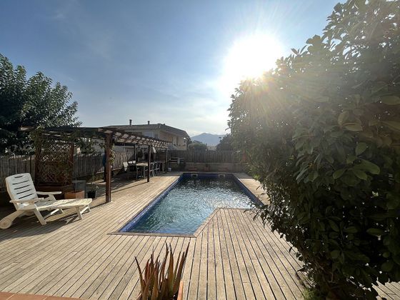 Foto 1 de Casa en venta en Sant Julia del Llor i Bonmati de 4 habitaciones con piscina y garaje