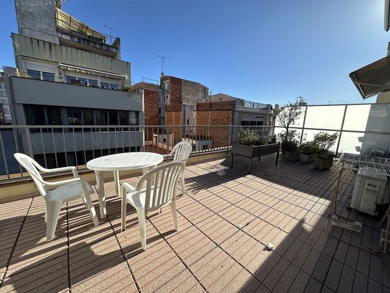 Foto 1 de Àtic en venda a Eixample Nord – La Devesa de 7 habitacions amb terrassa i garatge