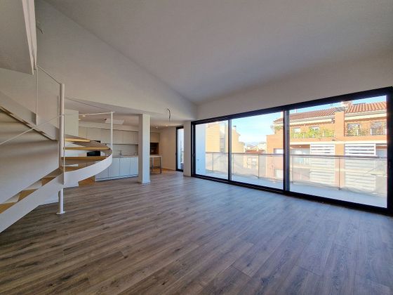 Foto 1 de Àtic en venda a Eixample Nord – La Devesa de 7 habitacions amb terrassa i balcó