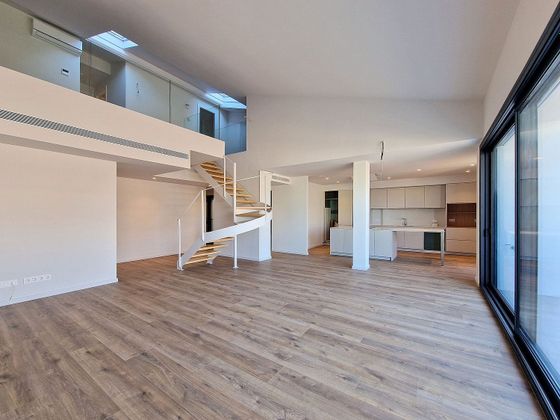 Foto 2 de Àtic en venda a Eixample Nord – La Devesa de 7 habitacions amb terrassa i balcó