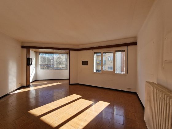 Foto 1 de Piso en venta en Eixample Nord – La Devesa de 4 habitaciones con terraza y balcón