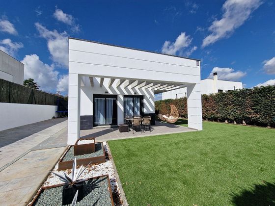 Foto 2 de Casa en venda a Aiguaviva de 4 habitacions amb terrassa i garatge