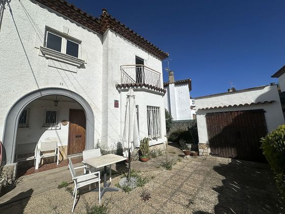 Foto 2 de Casa en venta en Sant Narcís de 4 habitaciones con jardín y balcón
