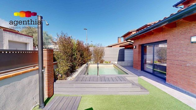 Foto 2 de Casa en venta en Porqueres de 4 habitaciones con terraza y piscina
