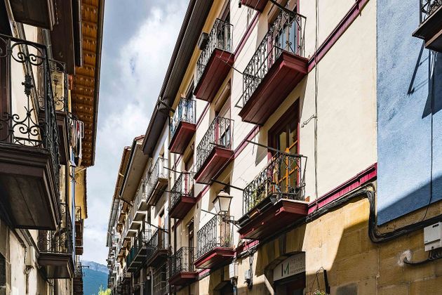 Foto 1 de Pis en venda a Orduña de 4 habitacions amb balcó