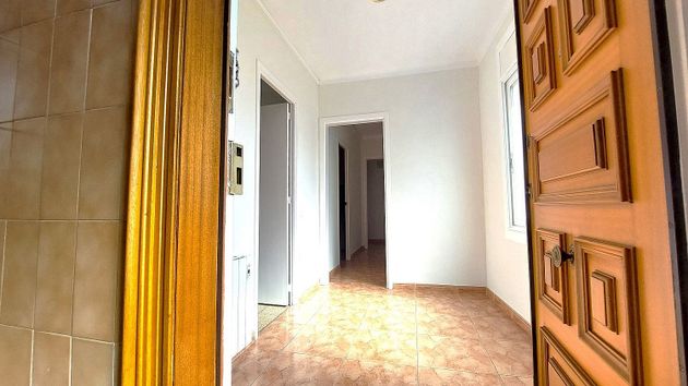 Foto 2 de Pis en venda a Sant Llorenç Savall de 5 habitacions amb terrassa i calefacció