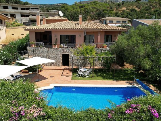 Foto 2 de Casa en venda a calle De la Muntanyeta de 3 habitacions amb terrassa i piscina