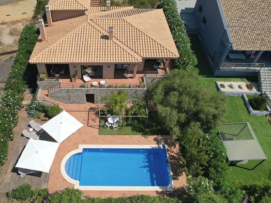 Foto 1 de Venta de casa en calle De la Muntanyeta de 3 habitaciones con terraza y piscina